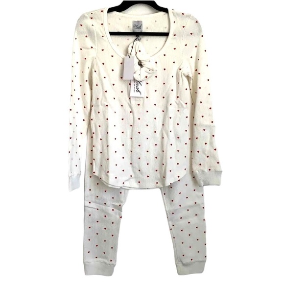 Plush Thermal Heart Pajama + Scrunchie Set White & Red - Picture 2 of 7